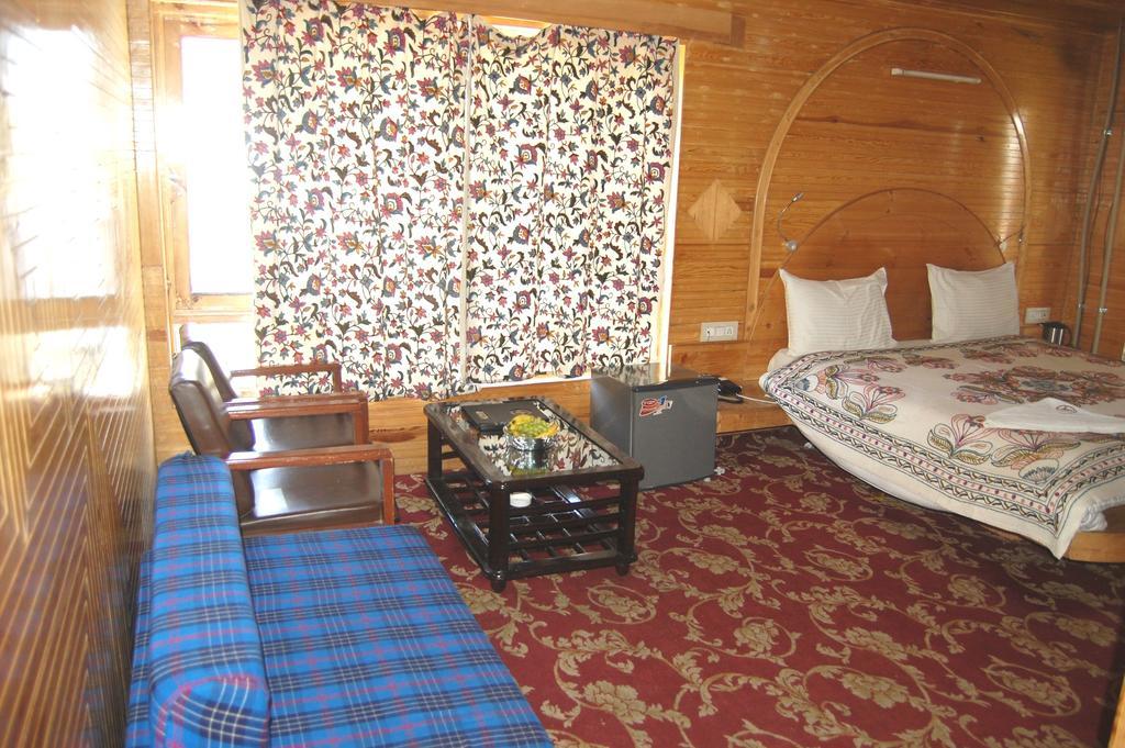 Pahalgām Hotel Paradise Inn מראה חיצוני תמונה