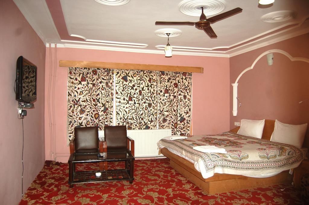Pahalgām Hotel Paradise Inn מראה חיצוני תמונה