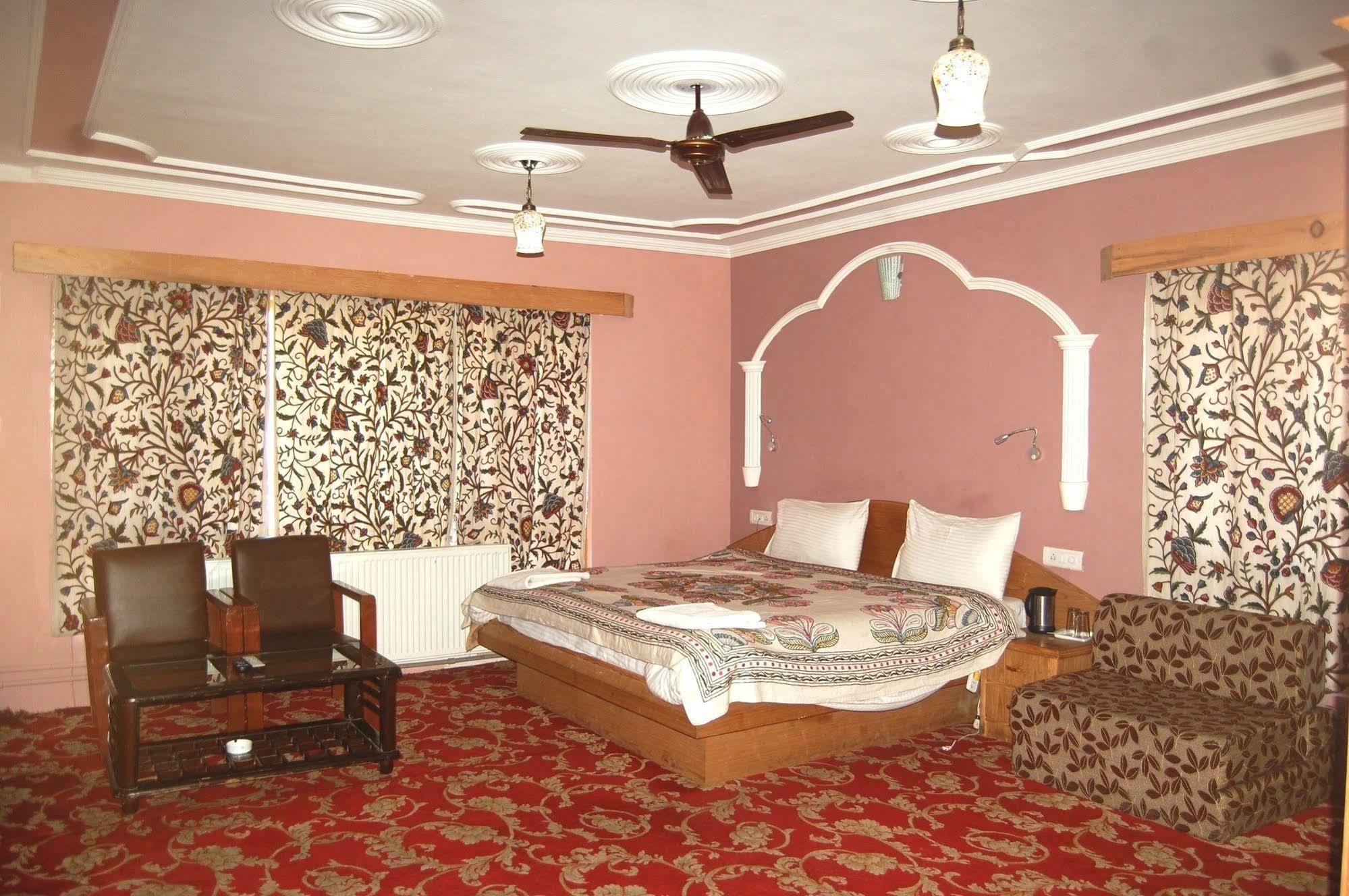 Pahalgām Hotel Paradise Inn מראה חיצוני תמונה