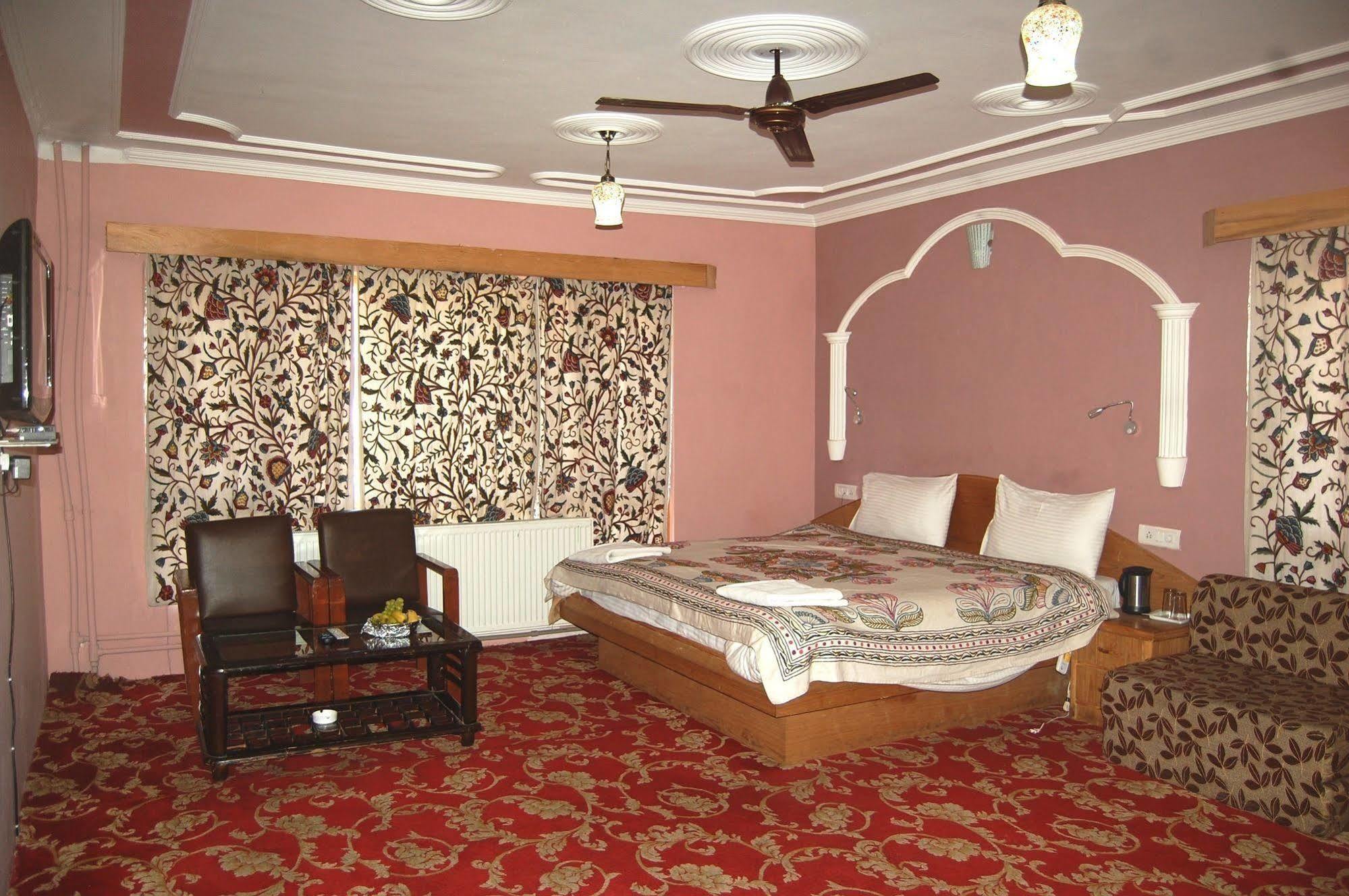 Pahalgām Hotel Paradise Inn מראה חיצוני תמונה