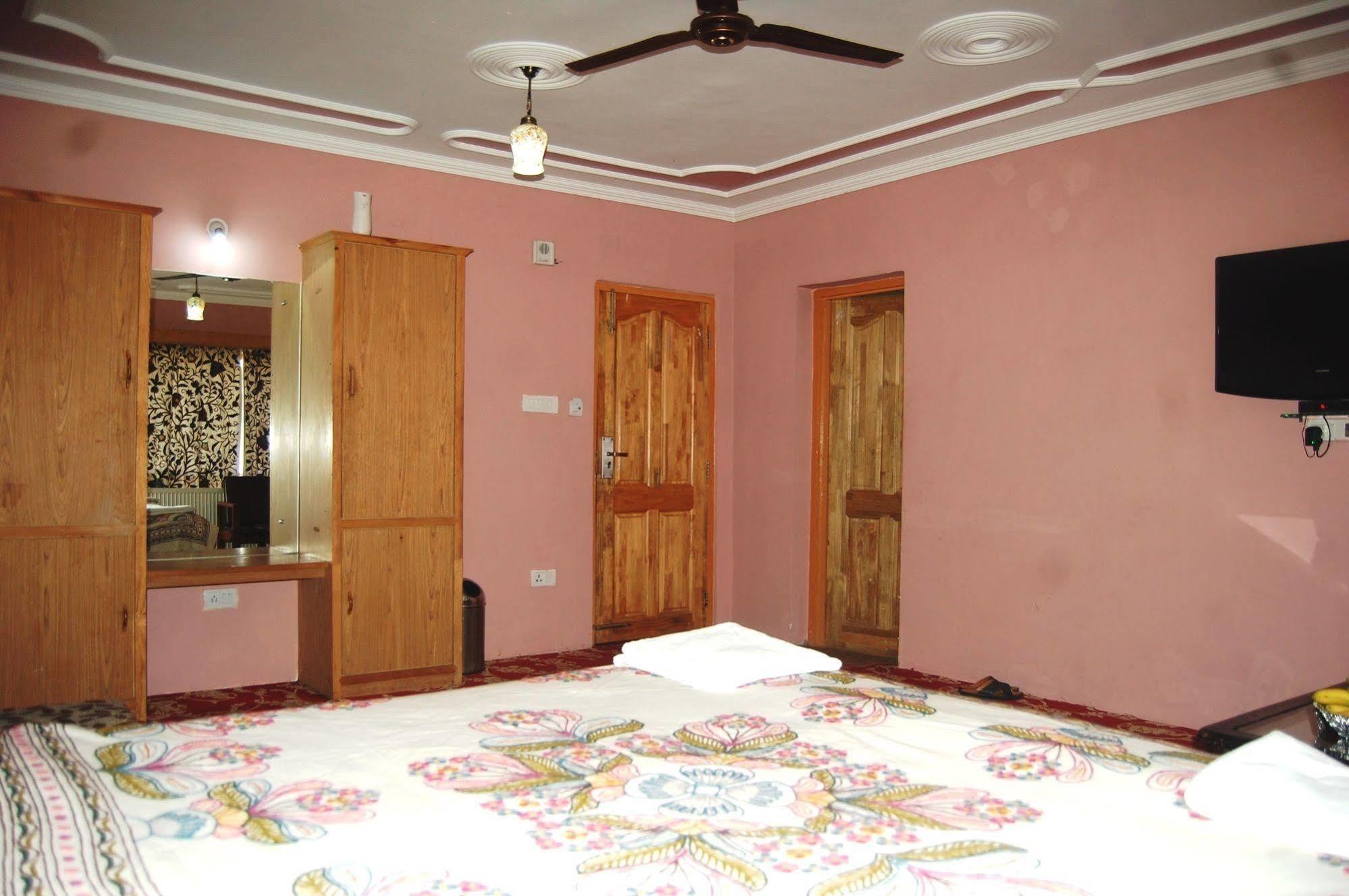 Pahalgām Hotel Paradise Inn מראה חיצוני תמונה
