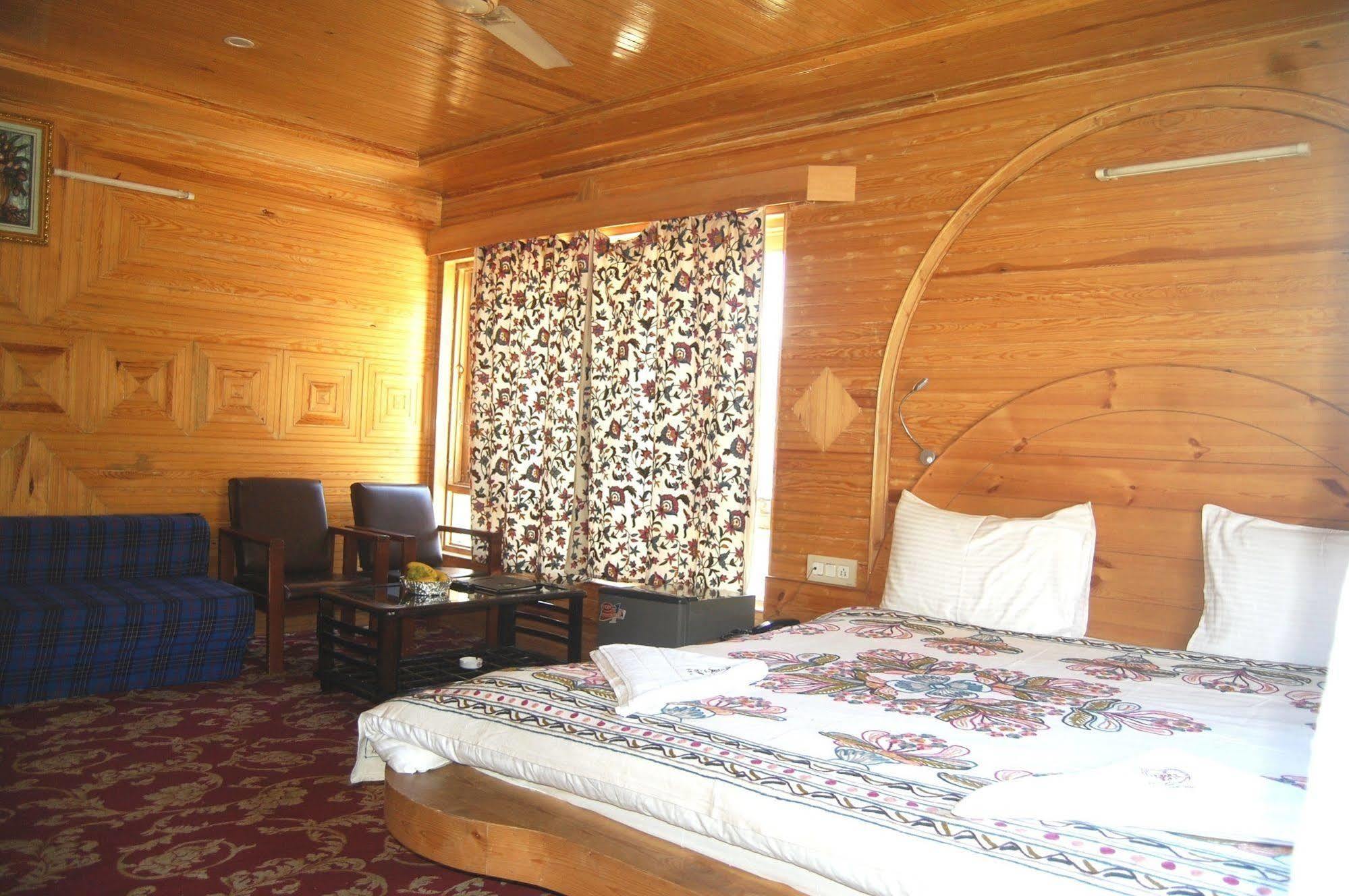 Pahalgām Hotel Paradise Inn מראה חיצוני תמונה