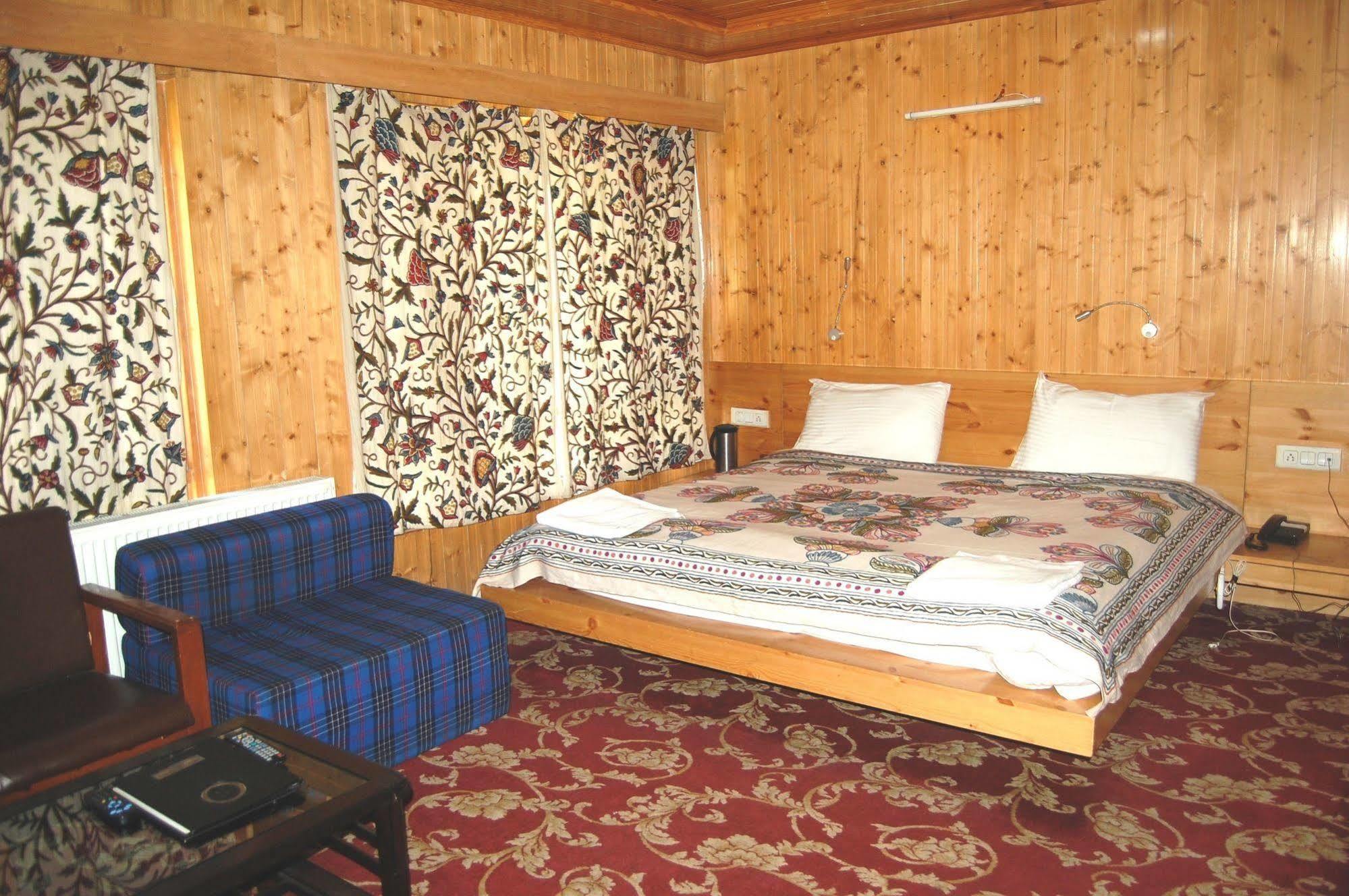 Pahalgām Hotel Paradise Inn מראה חיצוני תמונה