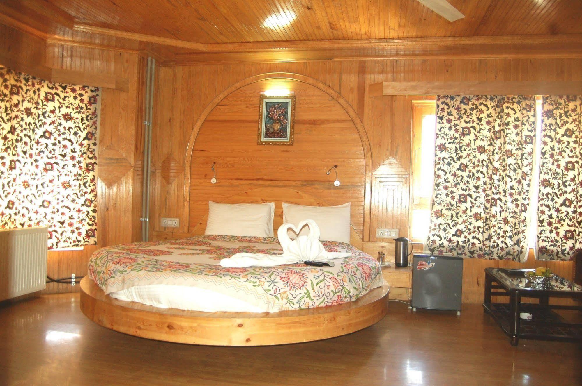 Pahalgām Hotel Paradise Inn מראה חיצוני תמונה
