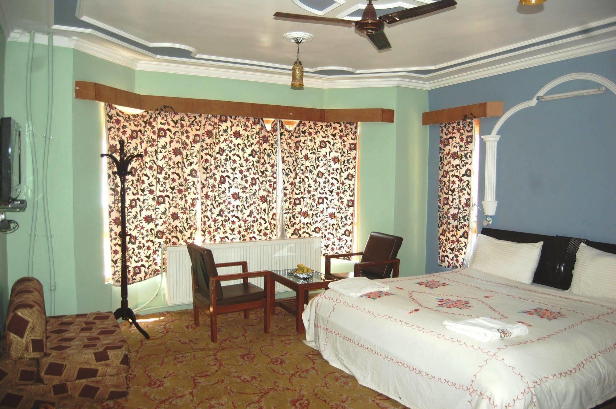 Pahalgām Hotel Paradise Inn מראה חיצוני תמונה